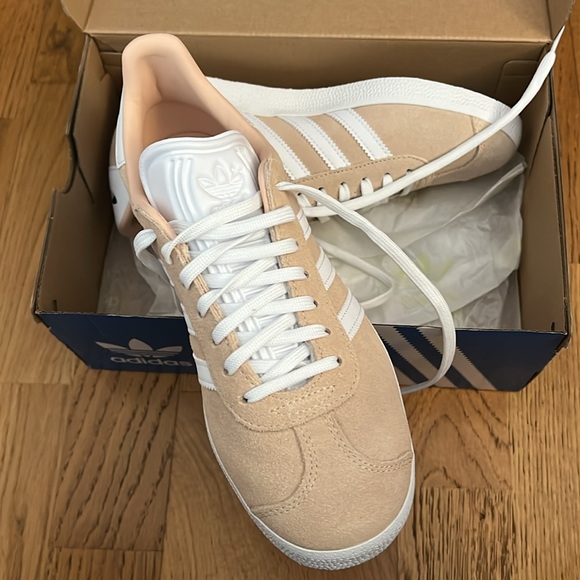 Adidas Gazelle Neutral Women’s 7 - Picture 3 of 5